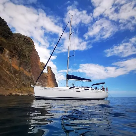 Semesterbostad Charming Boat In With Sea View *