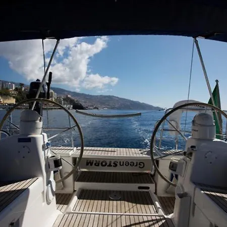 Charming Boat In With Sea View Funchal (Madeira)