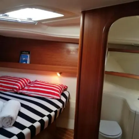 Σπίτι διακοπών Charming Boat In With Sea View Φουνκάλ