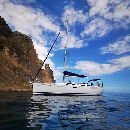 Charming Boat In With Sea View * Funchal (Madeira)