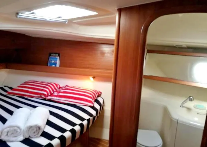 Charming Boat In With Sea View Funchal (Madeira)